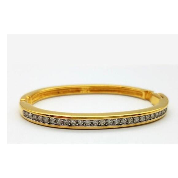SWAROVSKI Vintage Swan Signed
Blinding Ice Crystal Hinged Bangle Gold Tone - Picture 15 of 15